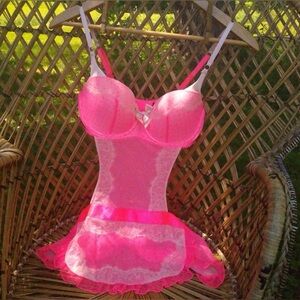 VS Sexy Little Things darling lace French Maid Lingerie Apron Hot Pink Boudoir